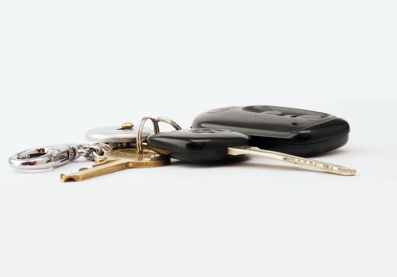 Contacter serrurier Villefontaine pour réparer une porte claquée