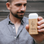 Le déodorant aime : pourquoi cette tendance olfactive écolochic cartonne en 2025